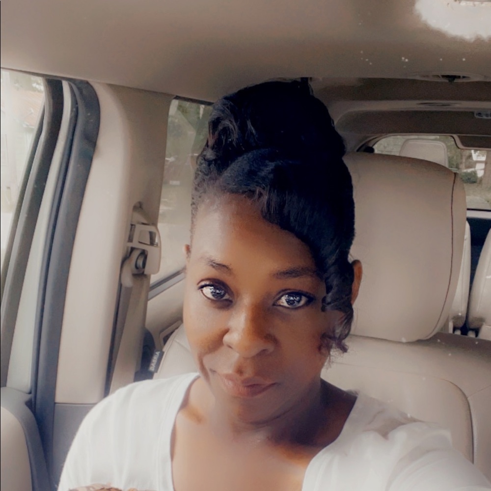 Meet your Posher, Shacira